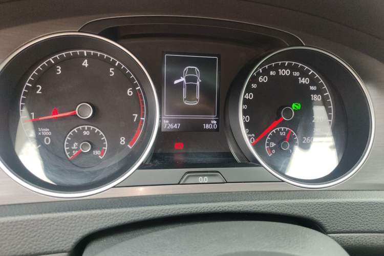 Used Volkswagen Golf 2014 1.6L Automatic Comfort Model Odometer Close Up