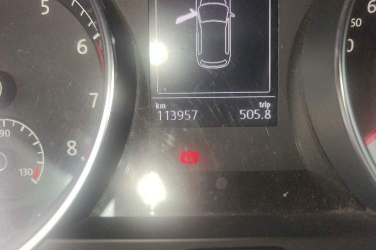Used Volkswagen Golf 2014 1.4TSI Automatic Comfort Model Odometer Close Up