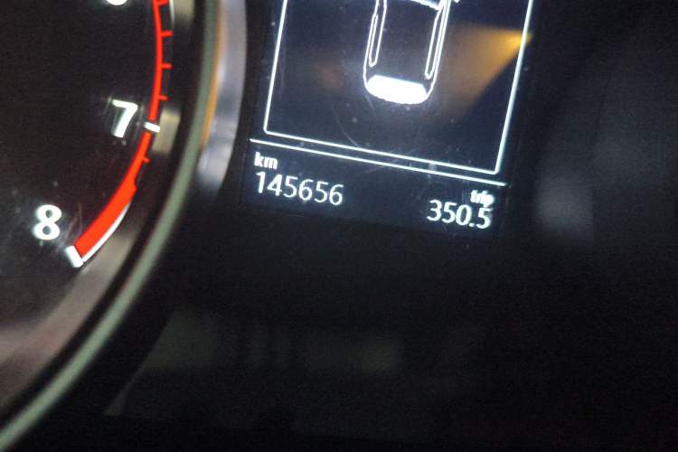 Used Volkswagen Golf 2014 1.4TSI Automatic Luxury Model Odometer Close Up
