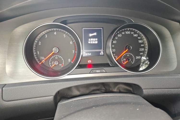 Used Volkswagen Golf 2014 1.6L Automatic Comfort Model Odometer Close Up