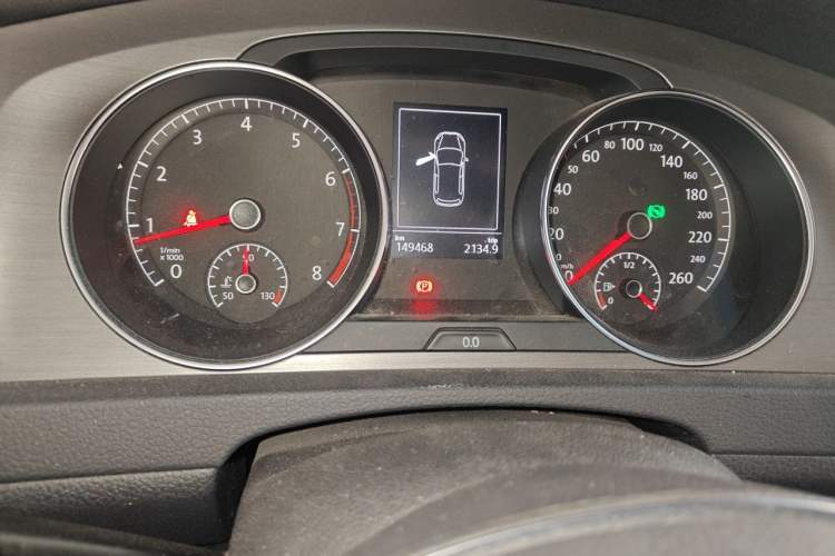 Used Volkswagen Golf 2014 1.6L Automatic Comfort Model Odometer Close Up