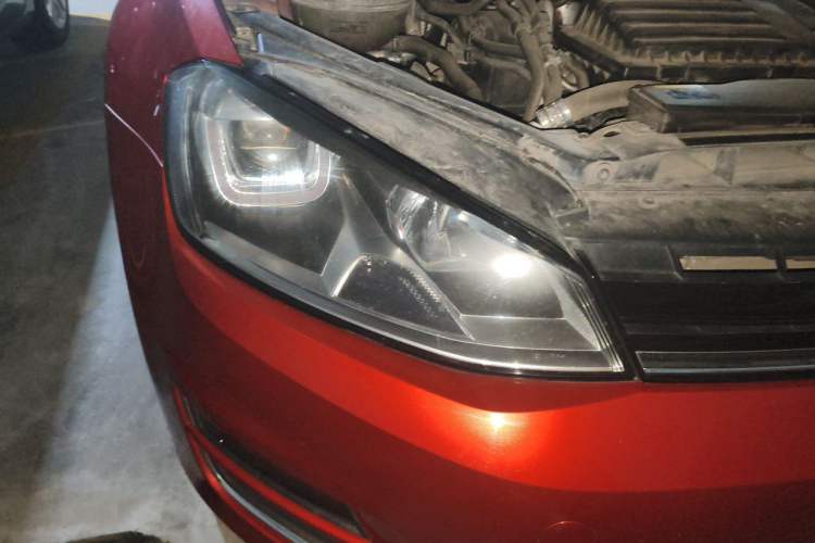 Used Volkswagen Golf 2014 1.4TSI Automatic Luxury Model Right Front Headlight