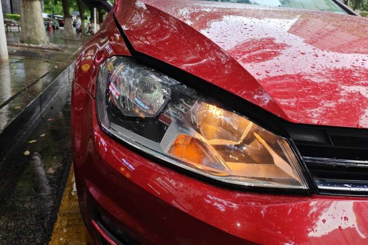 Used Volkswagen Golf 2014 1.6L Automatic Comfort Model Right Front Headlight