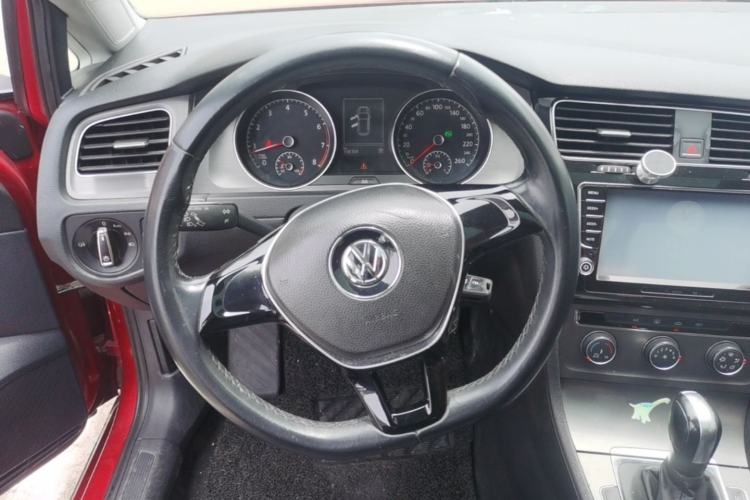 Used Volkswagen Golf 2014 1.6L Automatic Comfort Model Steering Wheel