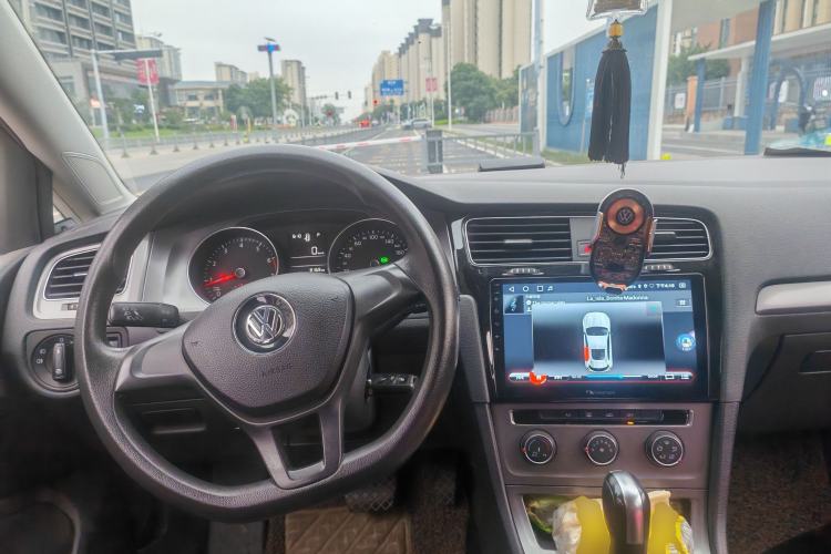 Used Volkswagen Golf 2014 1.6L Automatic Fashion Model Steering Wheel