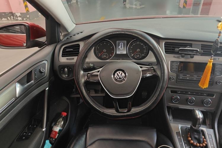 Used Volkswagen Golf 2014 1.6L Automatic Comfort Model Steering Wheel
