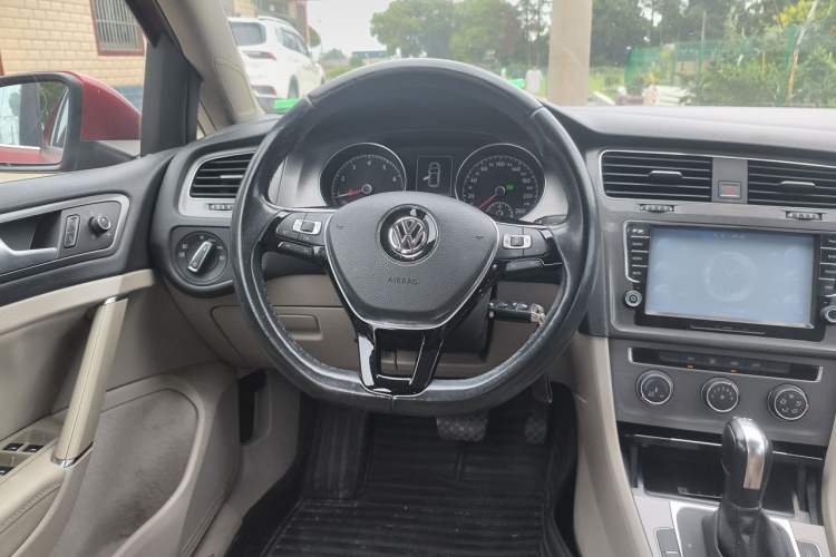 Used Volkswagen Golf 2014 1.4TSI Automatic Comfort Model Steering Wheel