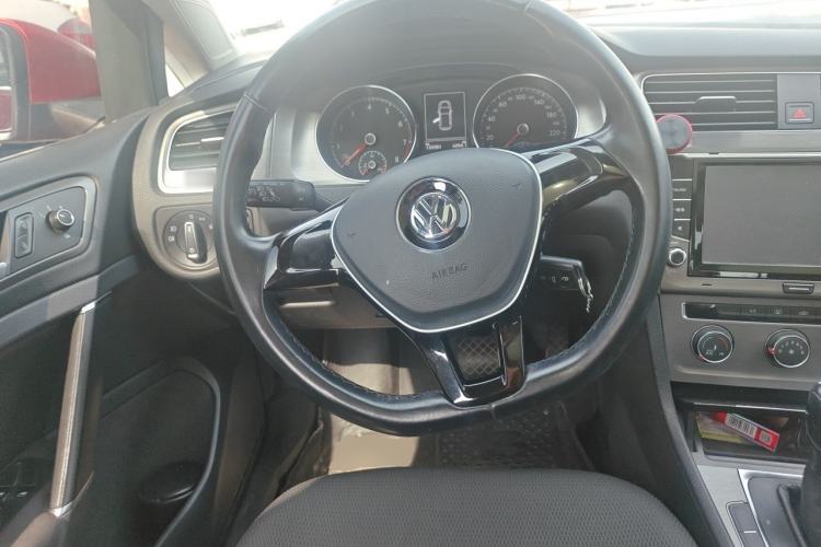 Used Volkswagen Golf 2014 1.6L Automatic Comfort Model Steering Wheel