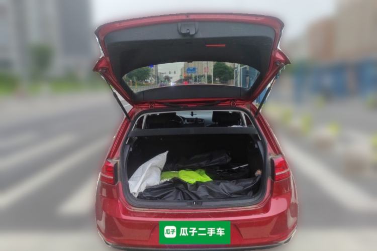 Used Volkswagen Golf 2014 1.6L Automatic Fashion Model Trunk