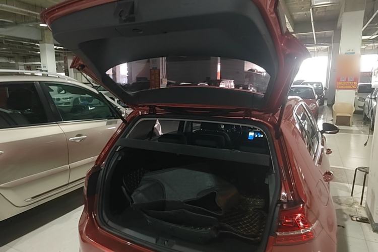 Used Volkswagen Golf 2014 1.6L Automatic Comfort Model Trunk