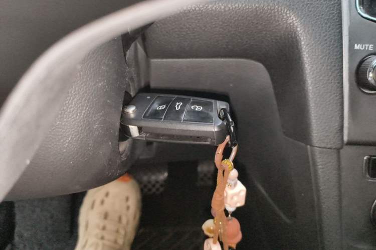 Used Volkswagen Golf 2014 1.6L Automatic Comfort Model Vehicle Key