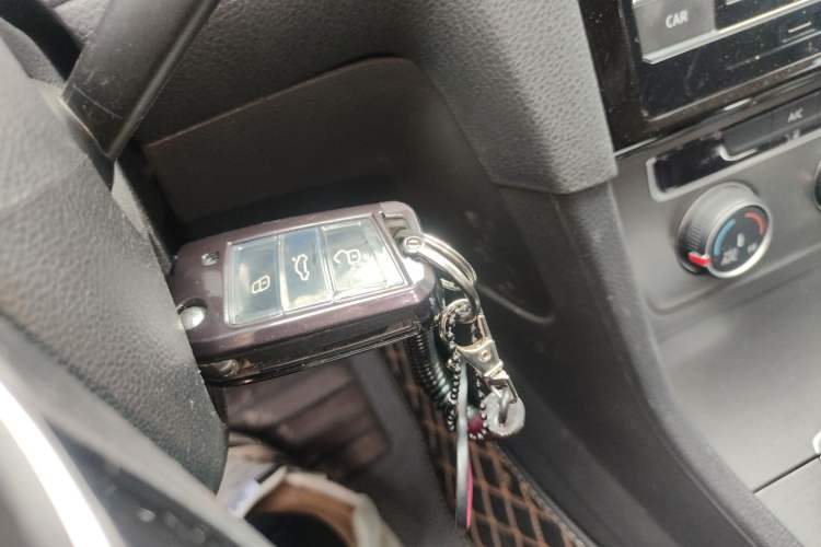 Used Volkswagen Golf 2014 1.6L Automatic Comfort Model Vehicle Key