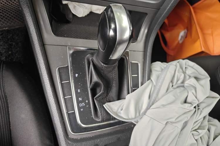 Used Volkswagen Golf 2014 1.6L Automatic Fashion Model Vehicle Key