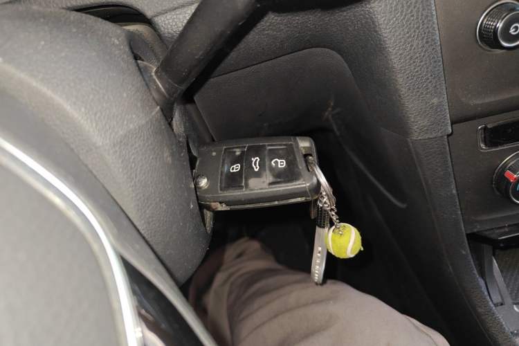 Used Volkswagen Golf 2014 1.6L Automatic Comfort Model Vehicle Key