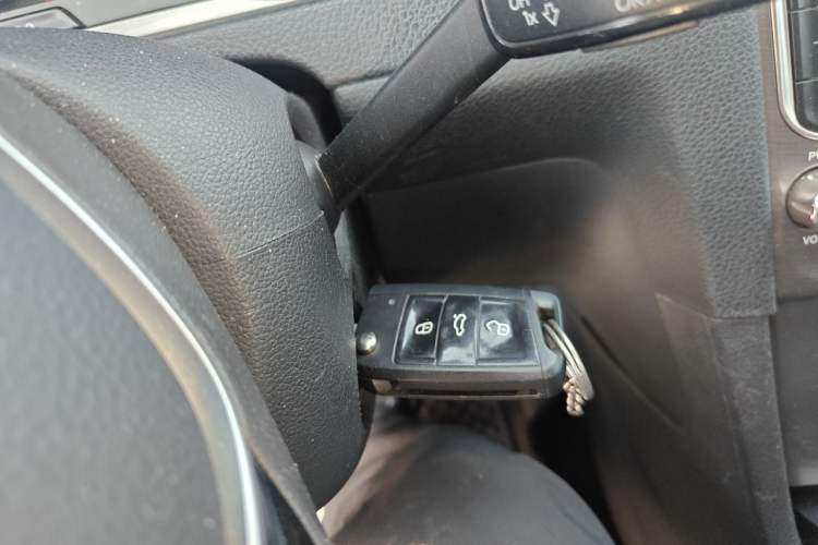 Used Volkswagen Golf 2014 1.6L Automatic Comfort Model Vehicle Key