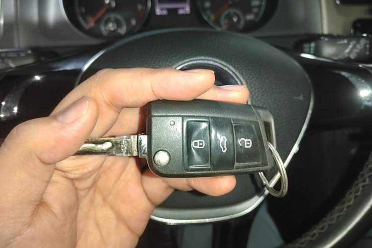 Used Volkswagen Golf 2014 1.6L Automatic Comfort Model Vehicle Key