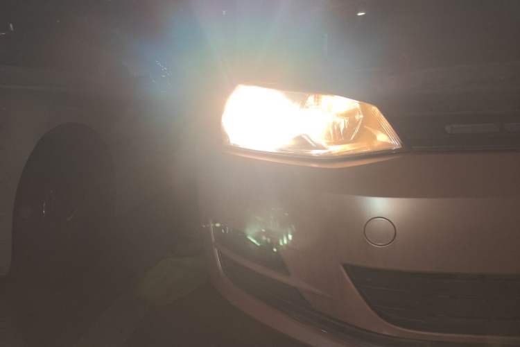 Used Volkswagen Golf 2014 1.6L Automatic Fashion Model Right Front Headlight
