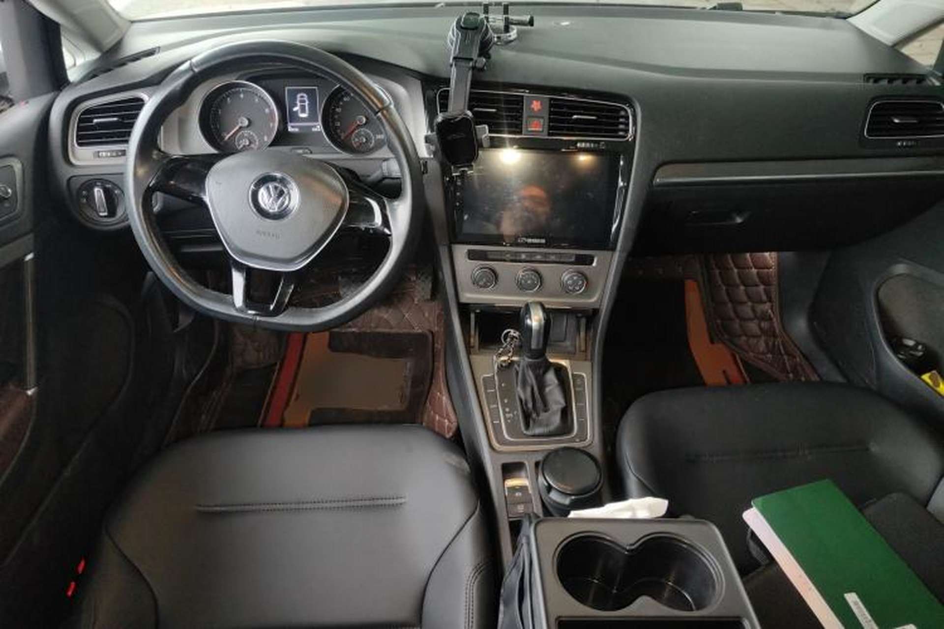 Used Volkswagen Golf 2014 1.6L Automatic Comfort Model Center Console