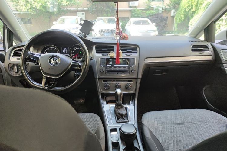 Used Volkswagen Golf 2014 1.4TSI Automatic Comfort Model Center Console