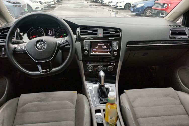 Used Volkswagen Golf 2014 1.4TSI Automatic Flagship Model Center Console