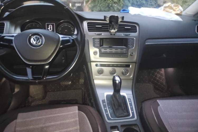 Used Volkswagen Golf 2014 1.4TSI Automatic Comfort Model Center Console