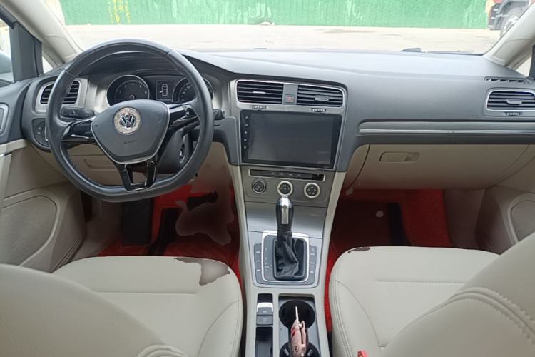 Used Volkswagen Golf 2014 1.4TSI Automatic Comfort Model Center Console