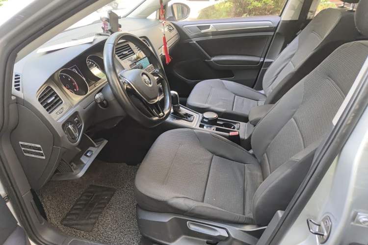 Used Volkswagen Golf 2014 1.4TSI Automatic Comfort Model Driver Seat