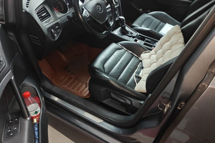 Used Volkswagen Golf 2014 1.4TSI Automatic Luxury Model Driver Seat