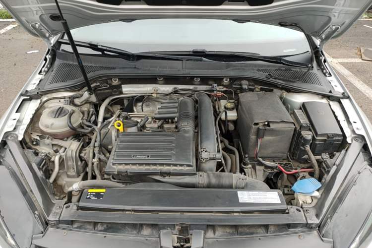 Used Volkswagen Golf 2014 1.4TSI Automatic Flagship Model Engine Bay
