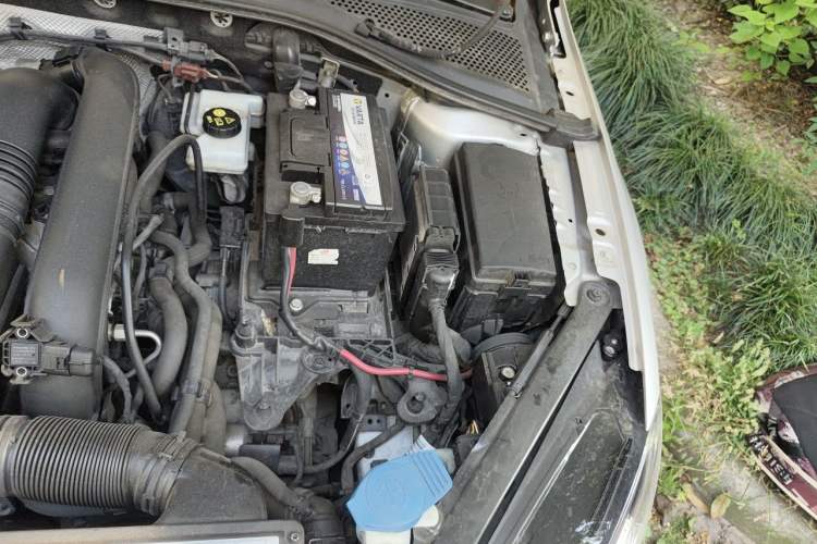 Used Volkswagen Golf 2014 1.4TSI Automatic Comfort Model Engine Bay Left