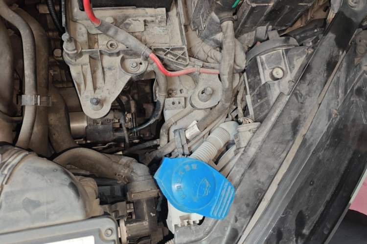 Used Volkswagen Golf 2014 1.4TSI Automatic Luxury Model Engine Bay Left
