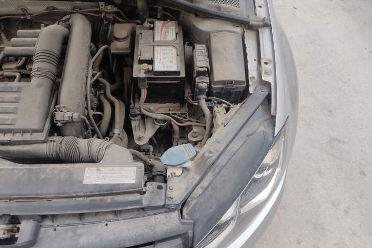 Used Volkswagen Golf 2014 1.4TSI Automatic Comfort Model Engine Bay Left
