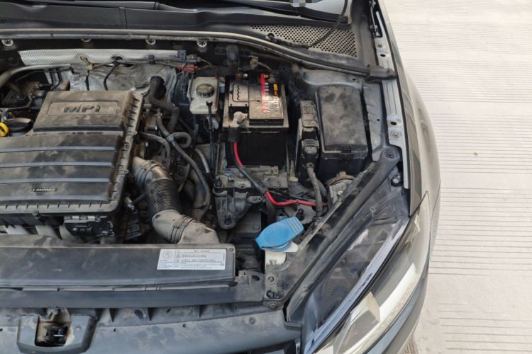 Used Volkswagen Golf 2014 1.6L Automatic Comfort Model Engine Bay Left