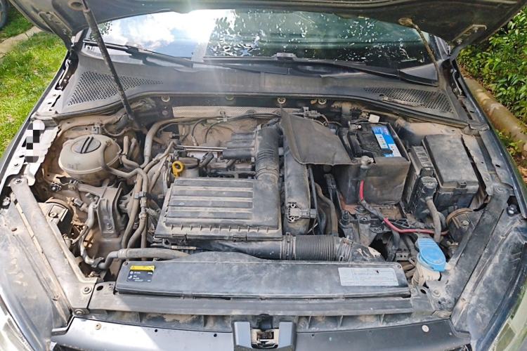 Used Volkswagen Golf 2014 1.4TSI Automatic Luxury Model Engine Bay
