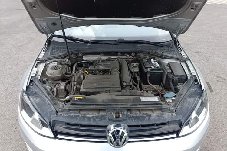 Used Volkswagen Golf 2014 1.4TSI Automatic Comfort Model Engine Bay