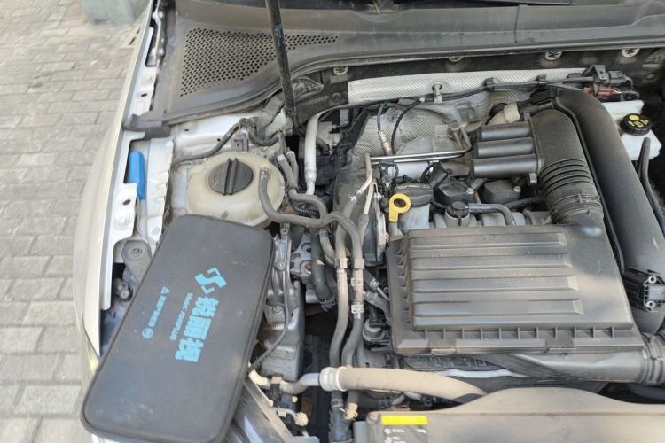Used Volkswagen Golf 2014 1.4TSI Automatic Comfort Model Engine Bay Right