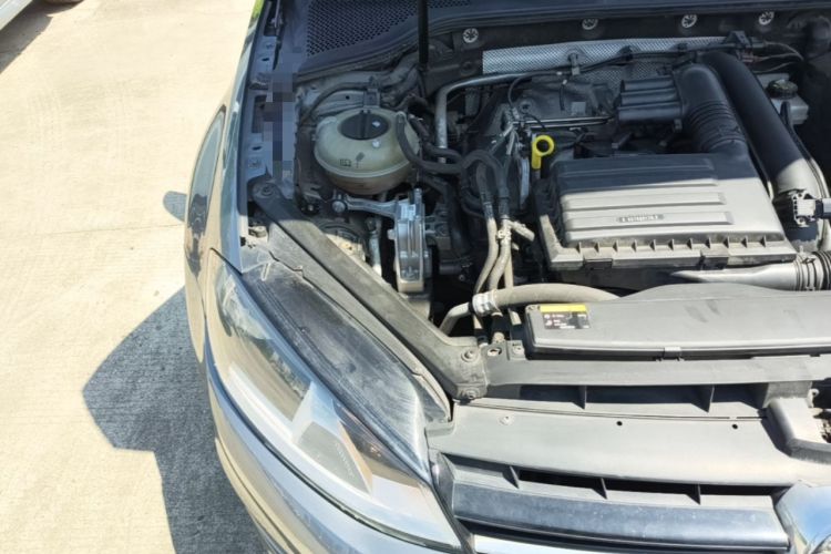 Used Volkswagen Golf 2014 1.4TSI Automatic Luxury Model Engine Bay Right