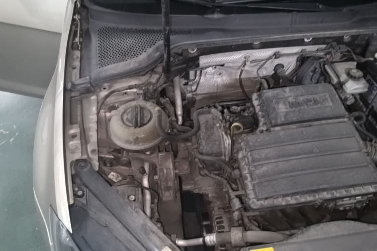 Used Volkswagen Golf 2014 1.6L Automatic Comfort Model Engine Bay Right