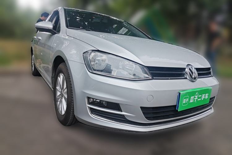 Used Volkswagen Golf 2014 1.6L Automatic Fashion Model Front Right 45 Deg