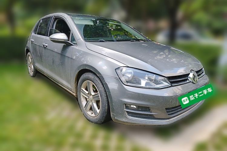 Used Volkswagen Golf 2014 1.4TSI Automatic Luxury Model Front Right 45 Deg