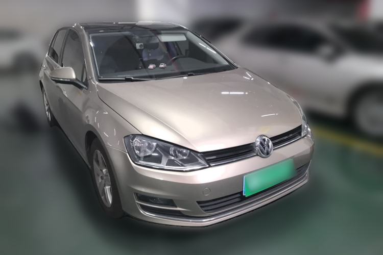 Used Volkswagen Golf 2014 1.6L Automatic Comfort Model Front Right 45 Deg