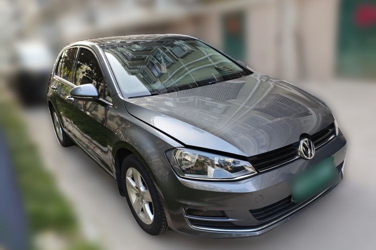 Used Volkswagen Golf 2014 1.6L Automatic Comfort Model Front Right 45 Deg
