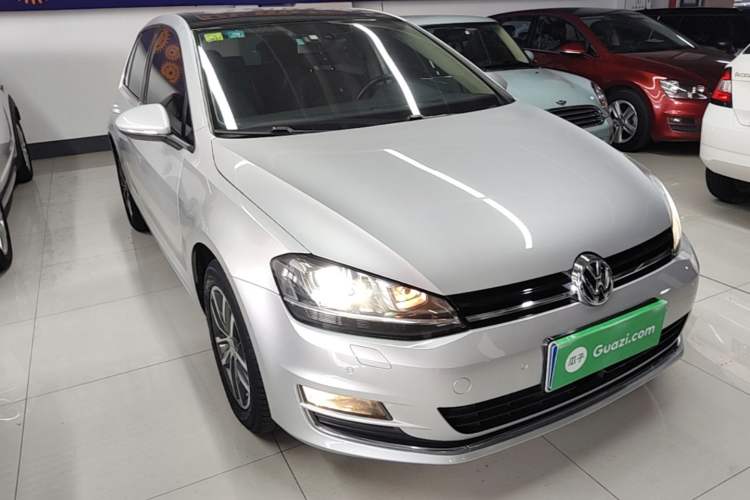 Used Volkswagen Golf 2014 1.4TSI Automatic Flagship Model Front Right 45 Deg
