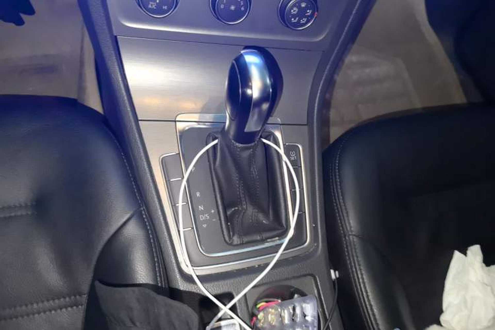 Used Volkswagen Golf 2014 1.6L Automatic Comfort Model Gear Lever