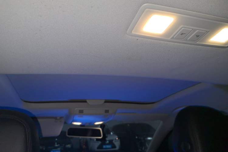 Used Volkswagen Golf 2014 1.6L Automatic Comfort Model Headliner