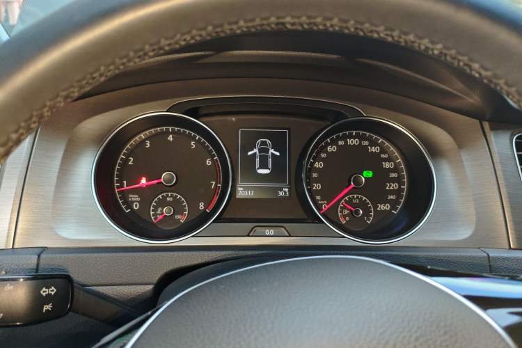 Used Volkswagen Golf 2014 1.6L Automatic Comfort Model Instrument Cluster