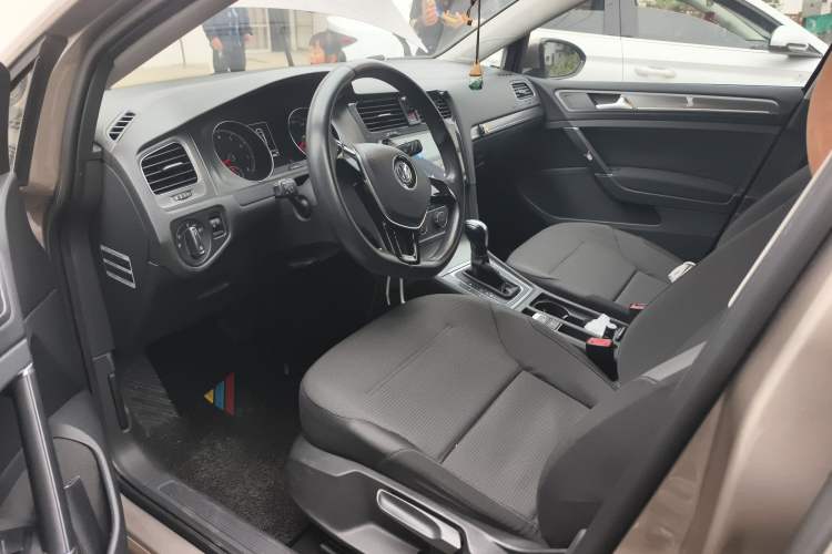 Used Volkswagen Golf 2014 1.4TSI Automatic Comfort Model Left Front Seat