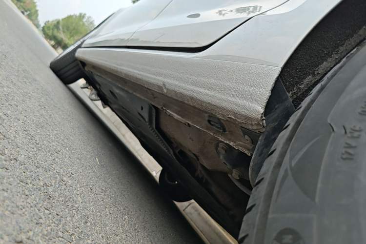 Used Volkswagen Golf 2014 1.4TSI Luxury Travel Edition Left Side Sill
