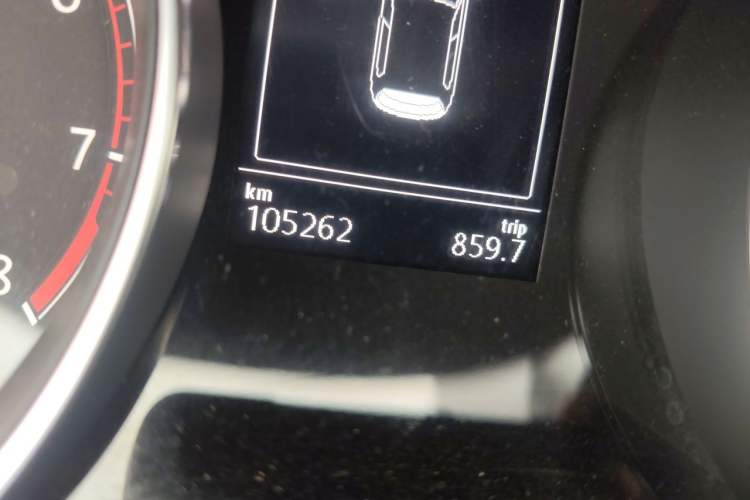 Used Volkswagen Golf 2014 1.4TSI Automatic Comfort Model Odometer Close Up