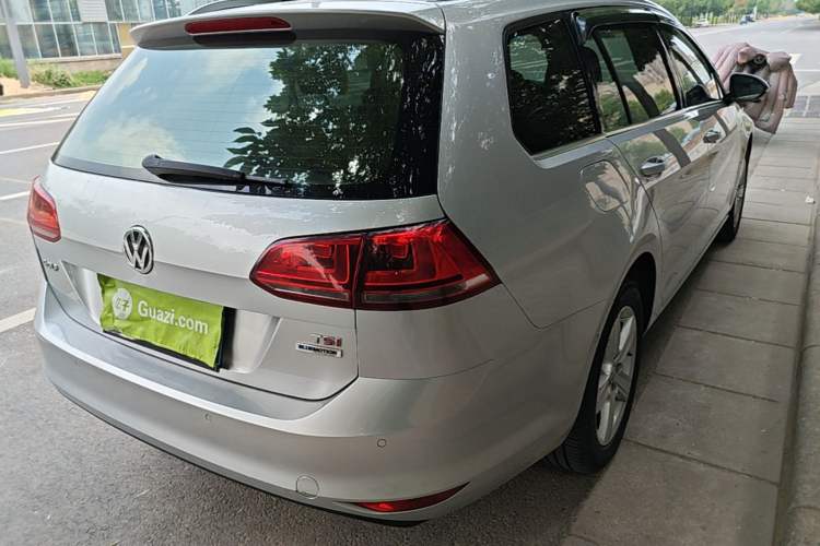 Used Volkswagen Golf 2014 1.4TSI Luxury Travel Edition Rear Right 45 Deg